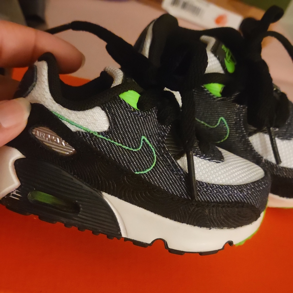 Nike air max infant/toddler shoe size 4c